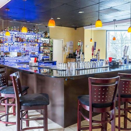 Clarion Hotel Somerset - New Brunswick Экстерьер фото