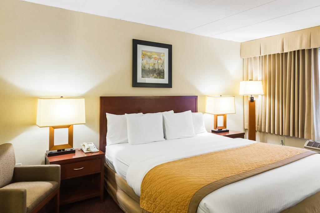 Clarion Hotel Somerset - New Brunswick Экстерьер фото