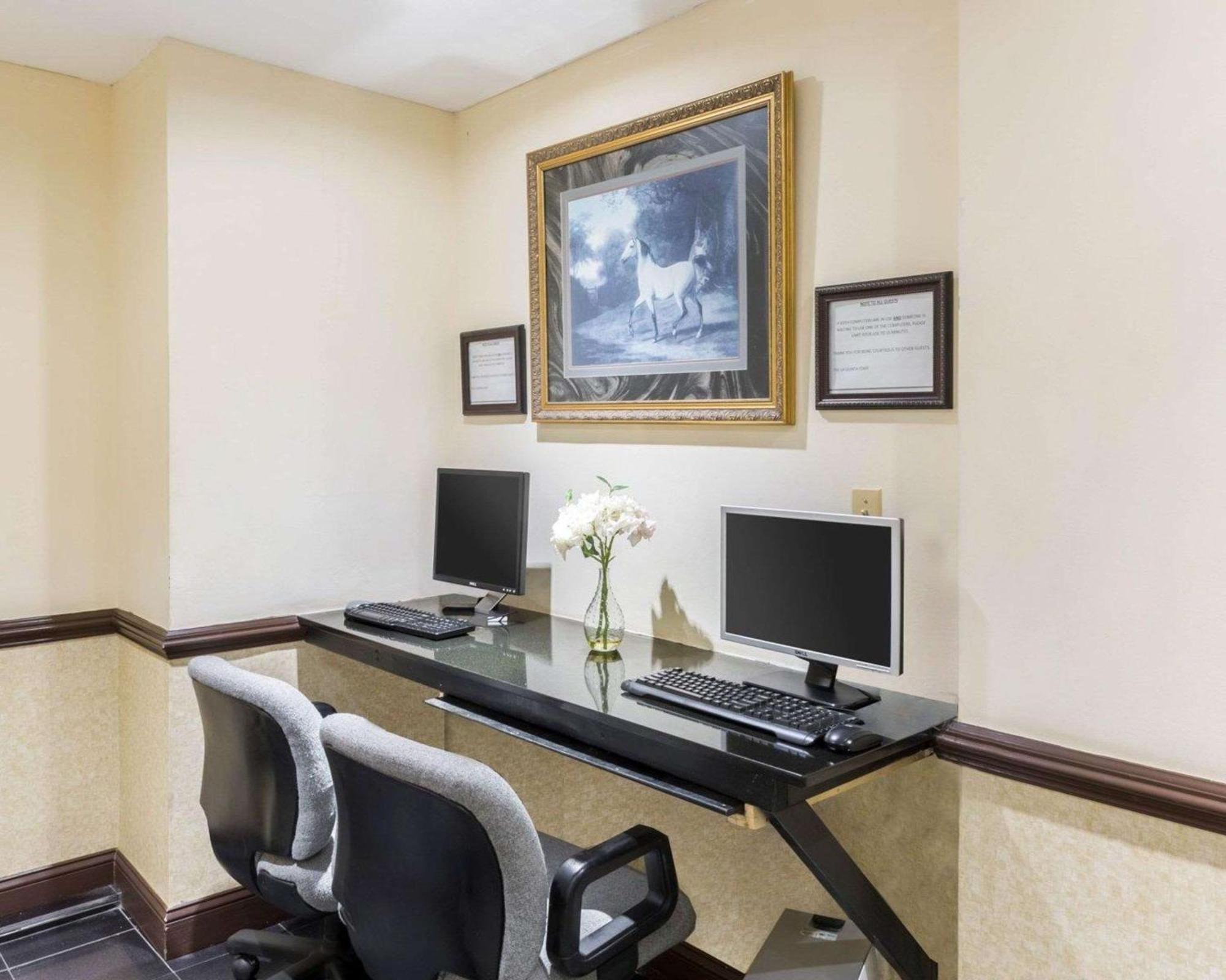 Clarion Hotel Somerset - New Brunswick Экстерьер фото