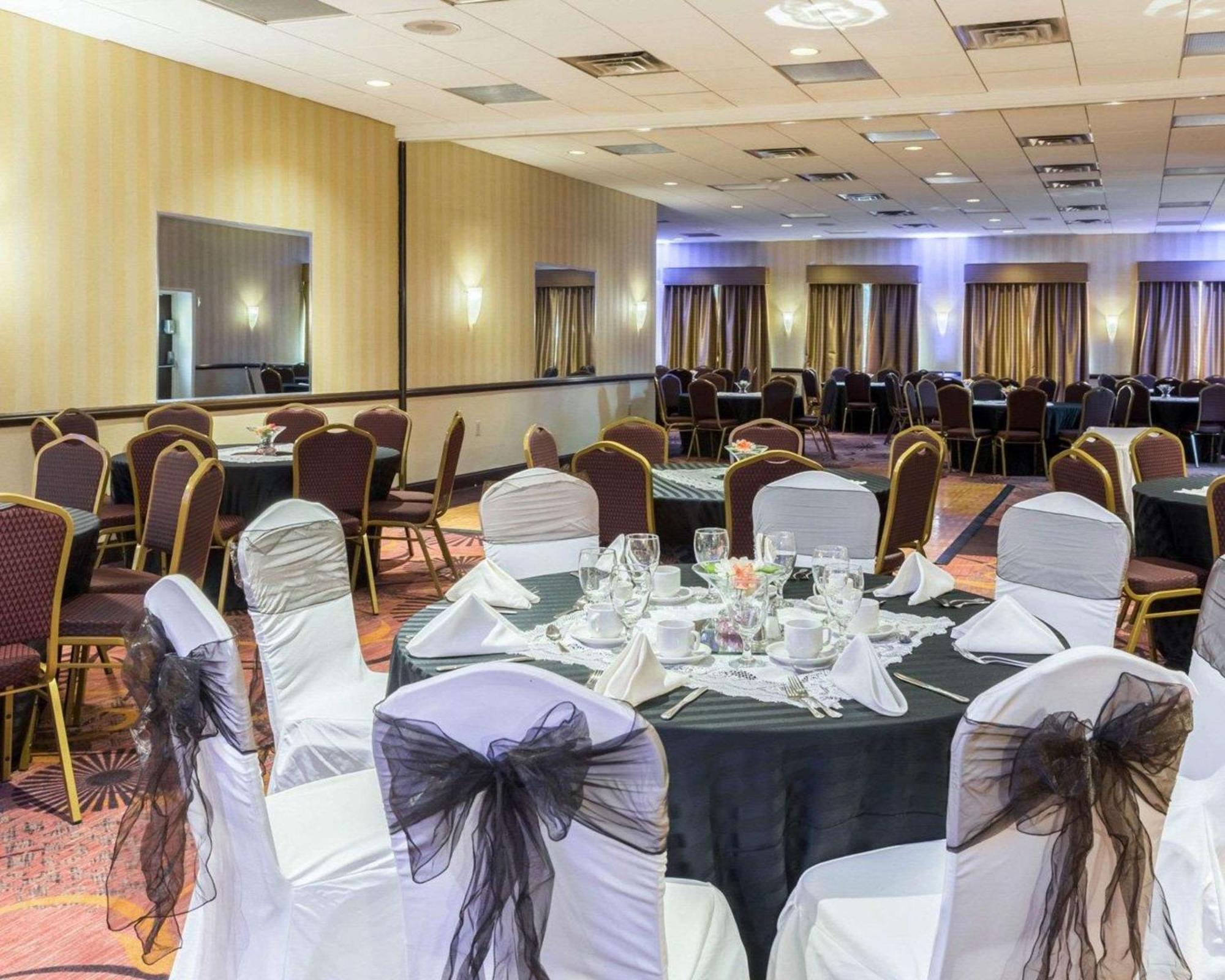 Clarion Hotel Somerset - New Brunswick Экстерьер фото