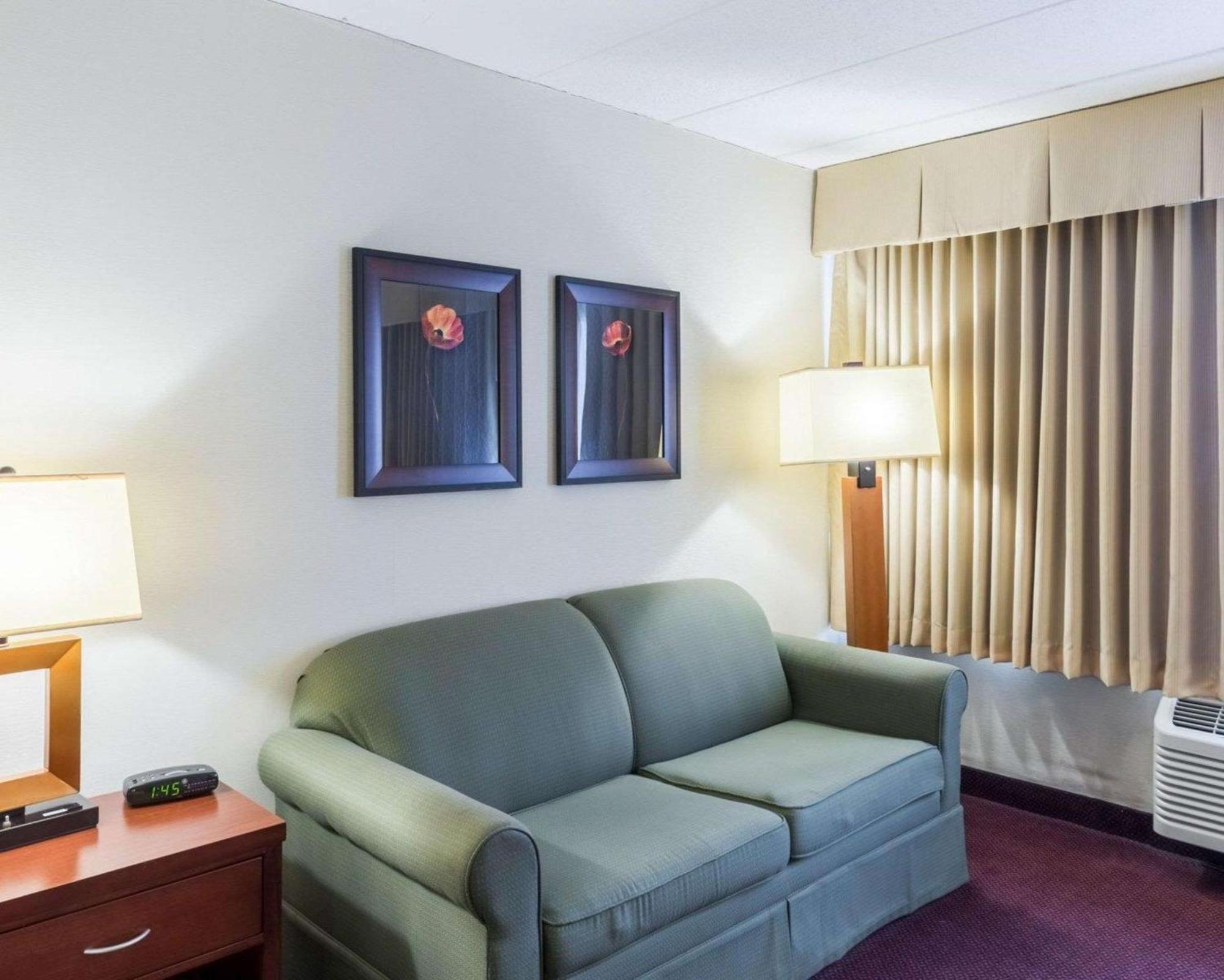 Clarion Hotel Somerset - New Brunswick Экстерьер фото