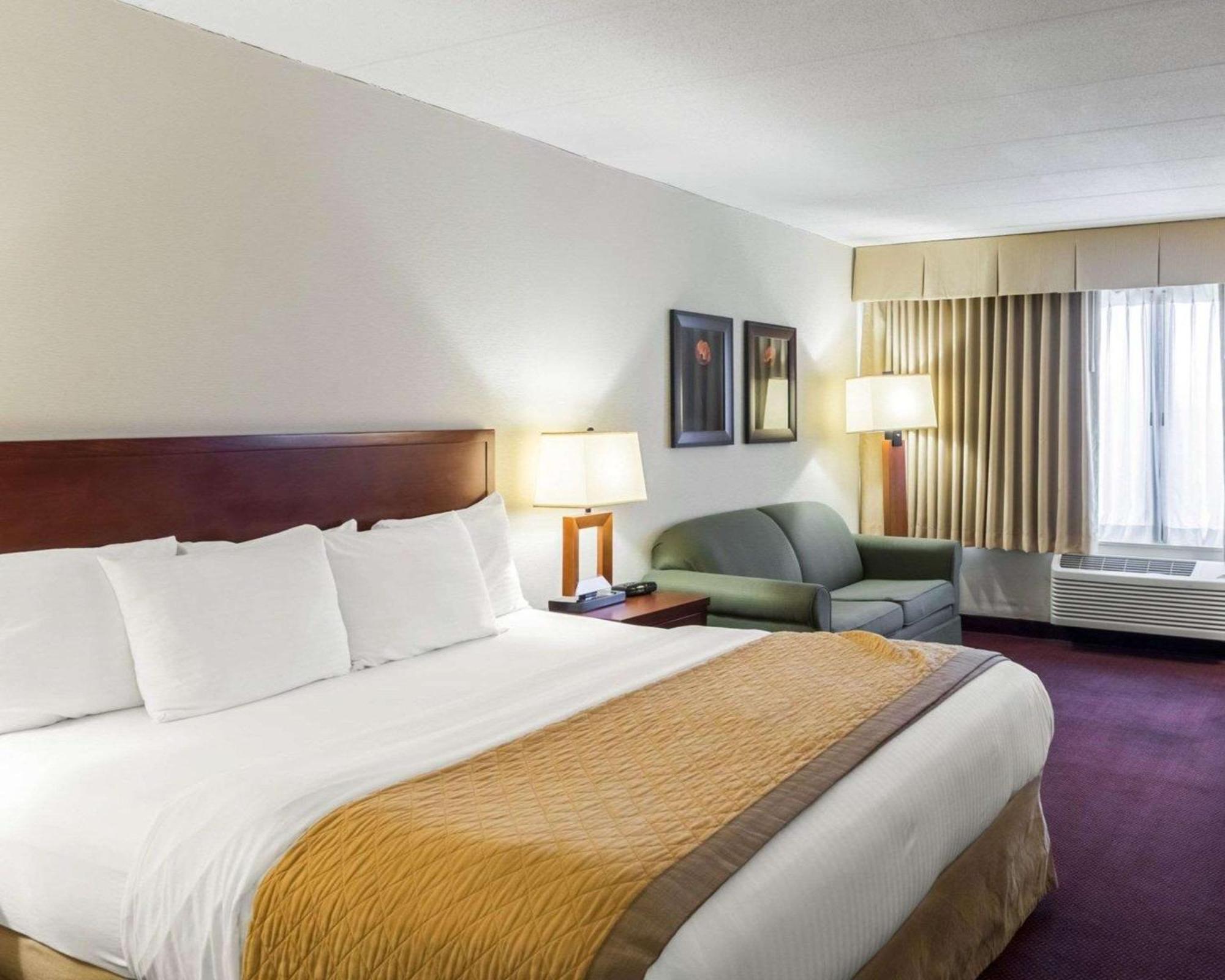 Clarion Hotel Somerset - New Brunswick Экстерьер фото