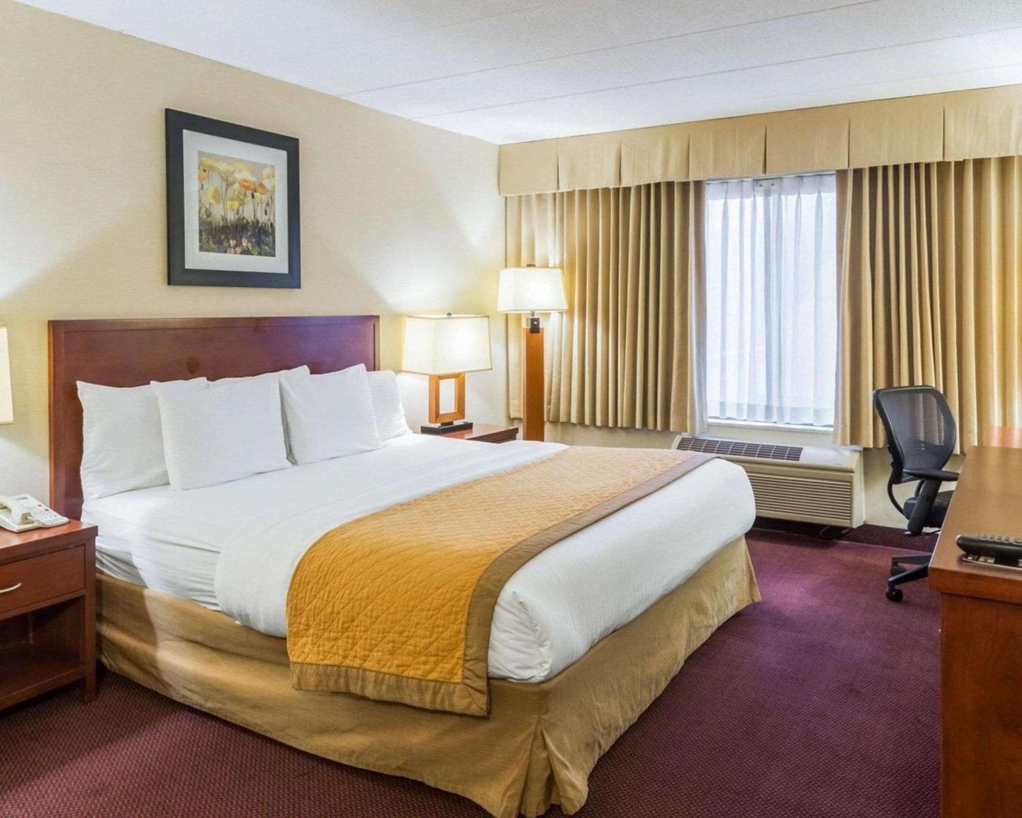 Clarion Hotel Somerset - New Brunswick Экстерьер фото