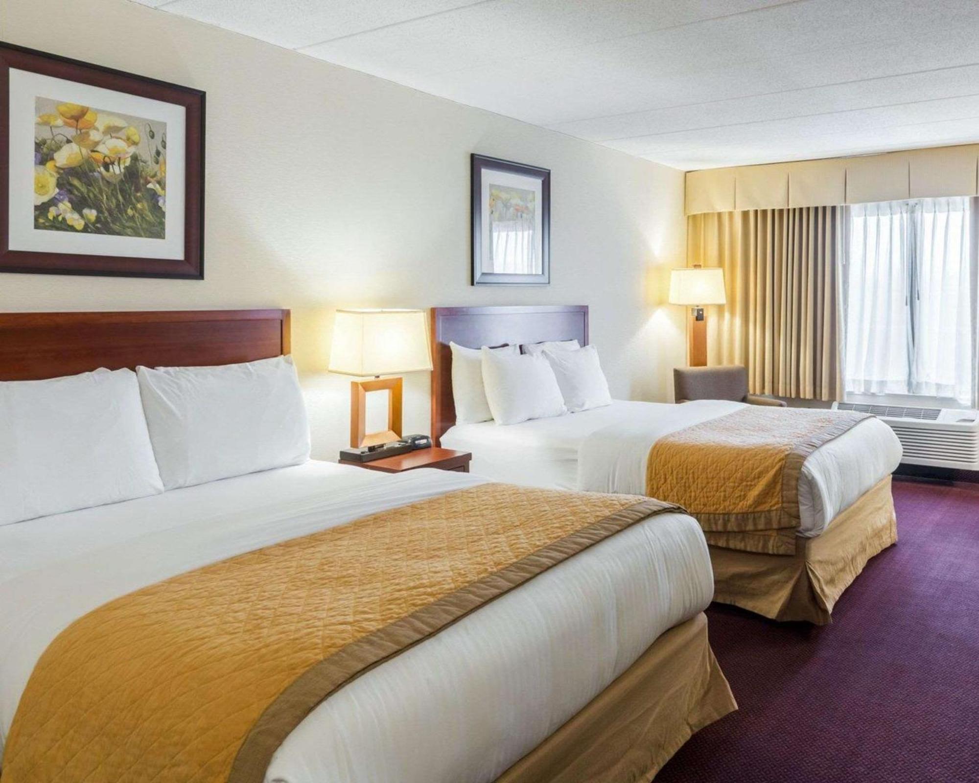 Clarion Hotel Somerset - New Brunswick Экстерьер фото