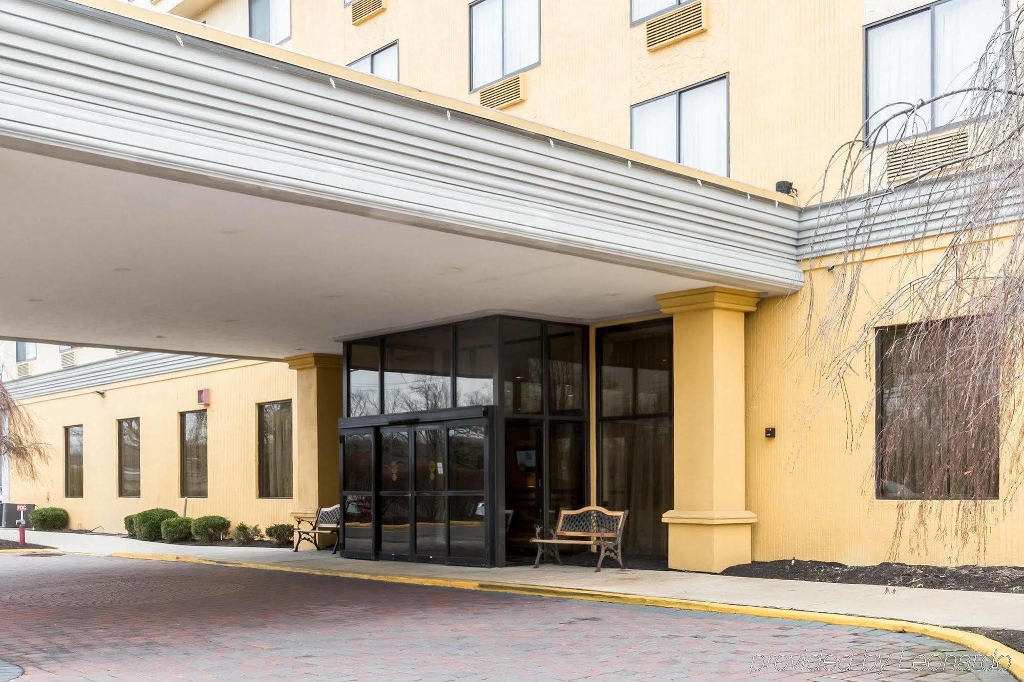 Clarion Hotel Somerset - New Brunswick Экстерьер фото
