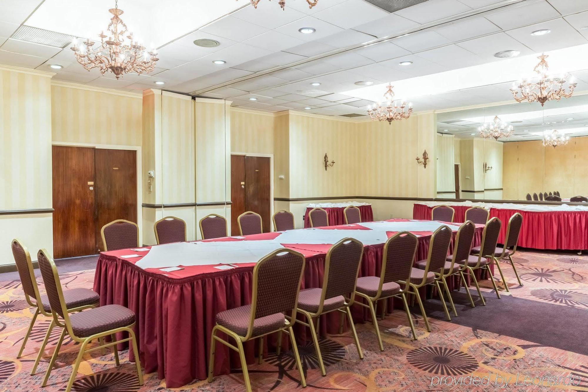 Clarion Hotel Somerset - New Brunswick Экстерьер фото